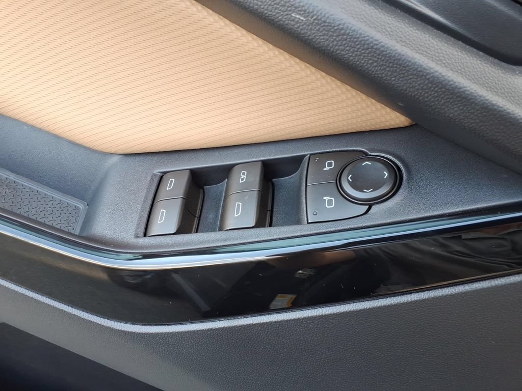 New 2026 Chevrolet Equinox ACTIV w/ Convenience Package III FWD image 31