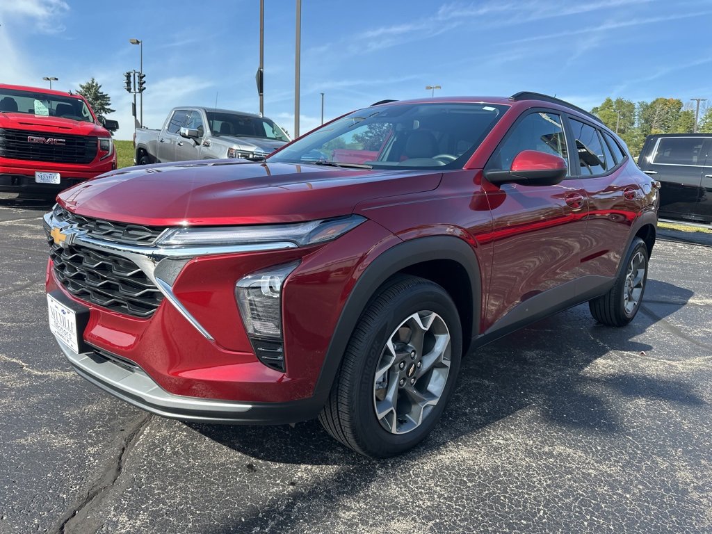 Used 2025 Chevrolet Trax LT w/ Driver Confidence Package image 7