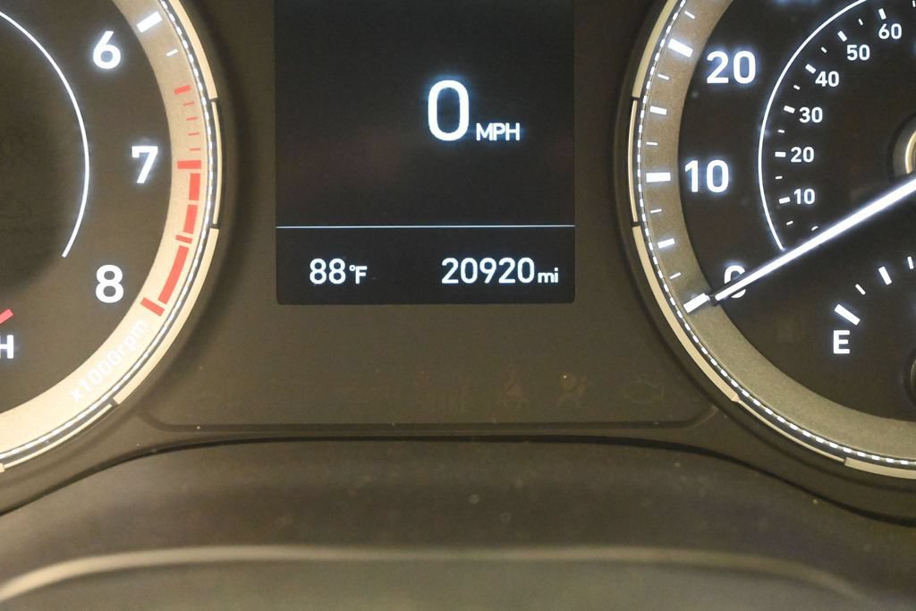 Used 2022 Hyundai Venue SEL FWD image 26