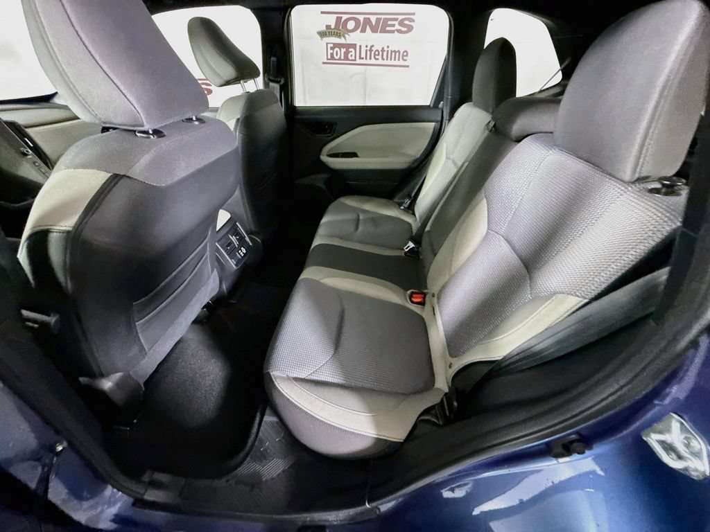 Used 2025 Subaru Forester Premium AWD/4WD image 27