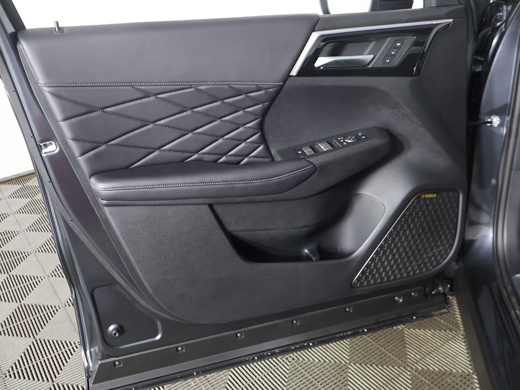 New 2026 Mitsubishi Outlander AWD image 28