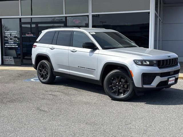New 2026 Jeep Grand Cherokee Laredo image 2
