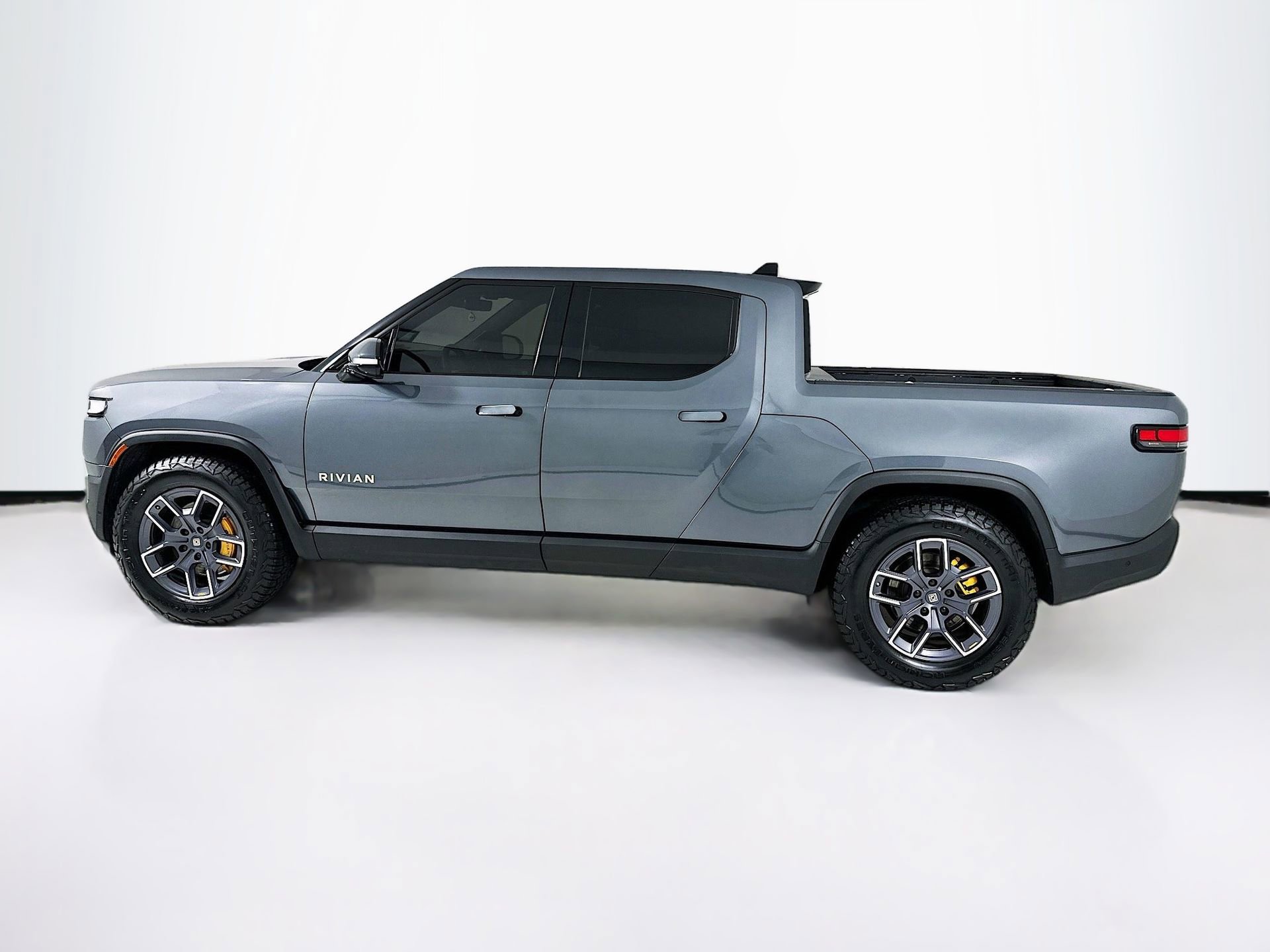 Used 2023 Rivian R1T Adventure AWD/4WD image 5