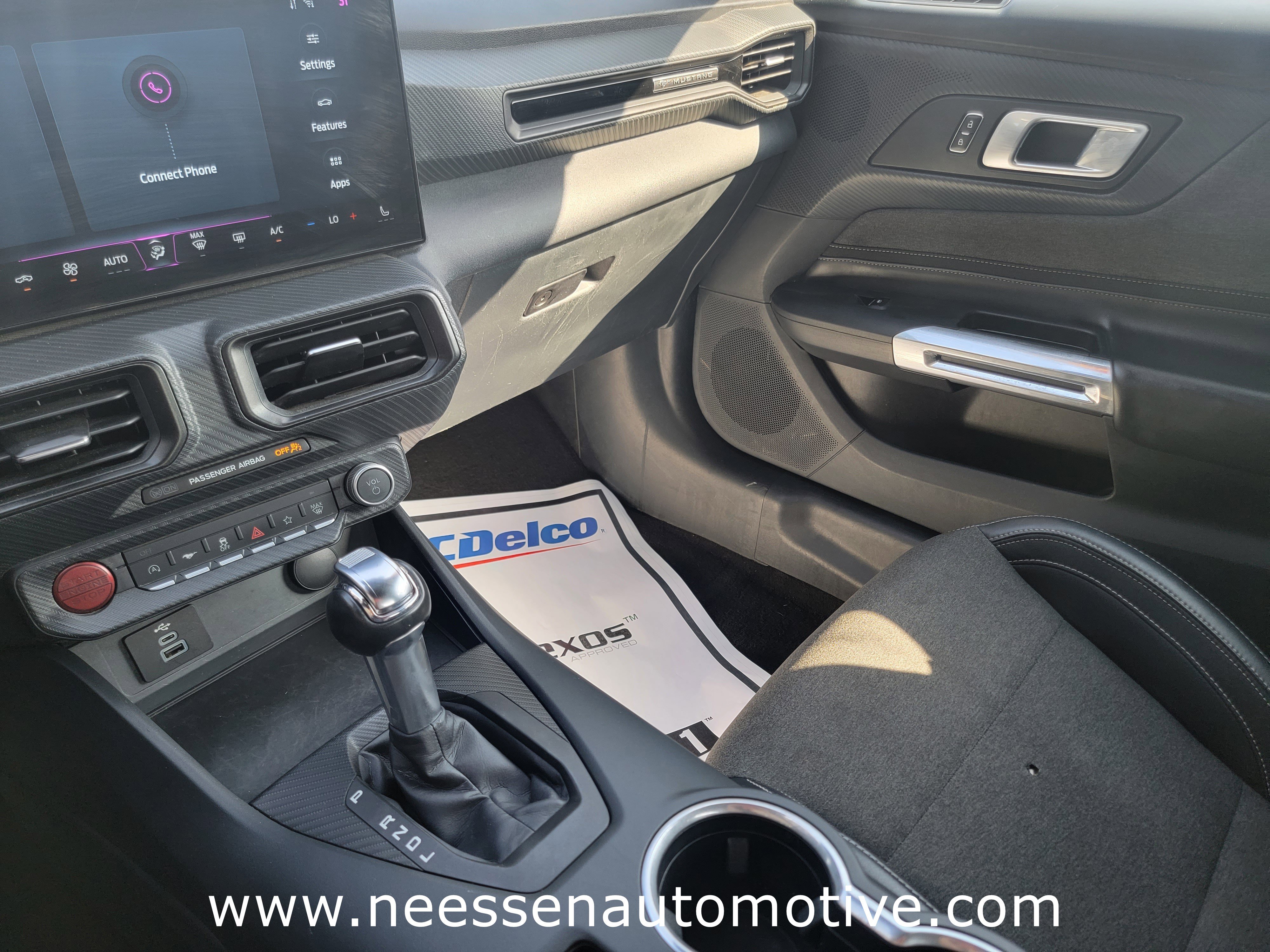 Used 2024 Ford Mustang Convertible image 24