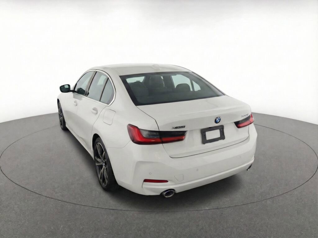 Used 2025 BMW 330i xDrive Sedan w/ Premium Package image 40