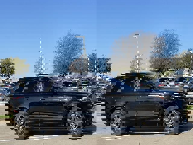 Used 2020 Land Rover Range Rover Velar R-Dynamic S image 3