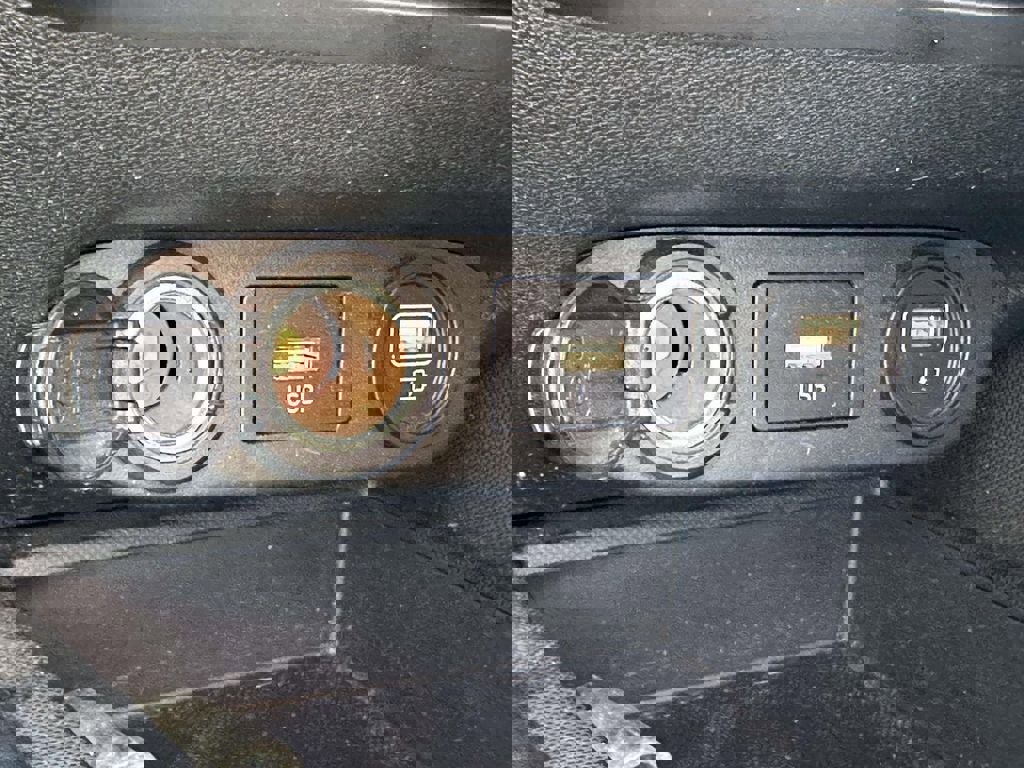 Used 2022 Hyundai Elantra SEL FWD image 19