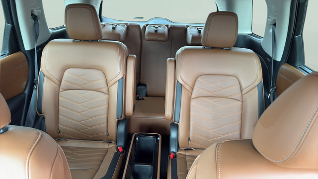 Certified 2025 Nissan Pathfinder Platinum AWD/4WD image 21