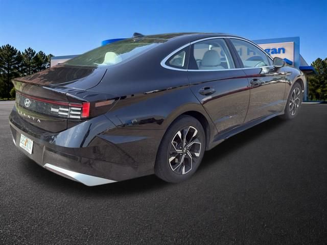 Used 2025 Hyundai Sonata SEL FWD image 3