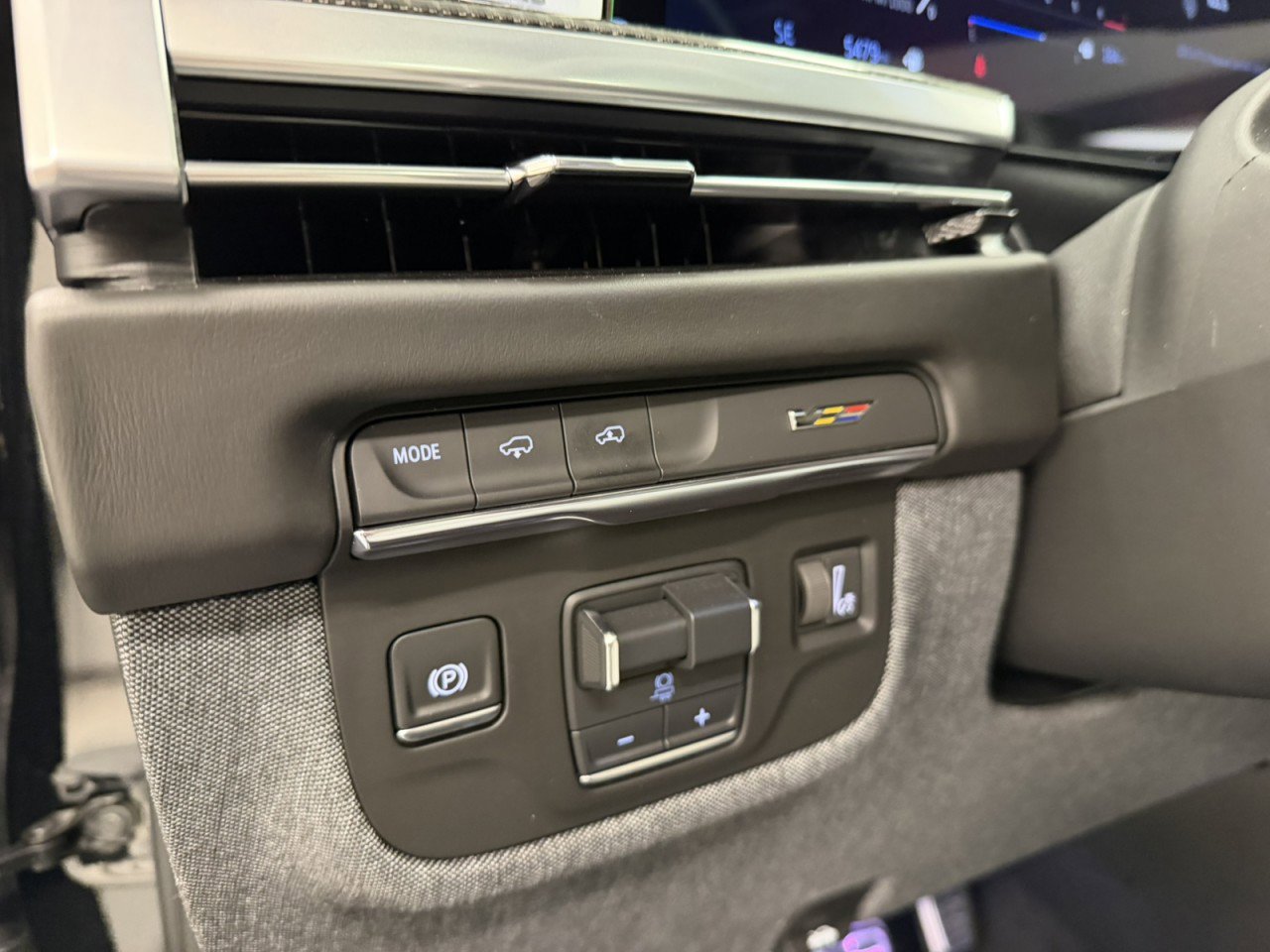 Used 2025 Cadillac Escalade V image 23