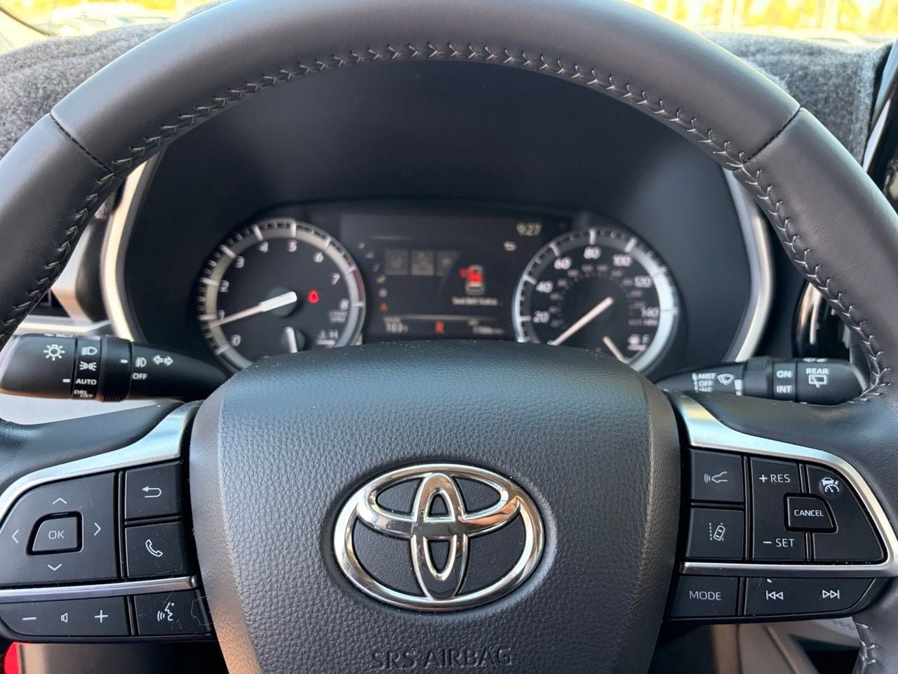 Used 2021 Toyota Highlander XLE AWD/4WD image 26