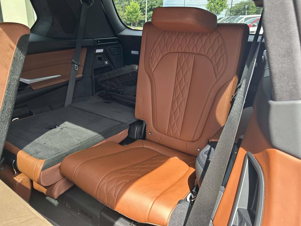 Used 2025 BMW X7 M60i w/ Executive Package AWD/4WD image 13