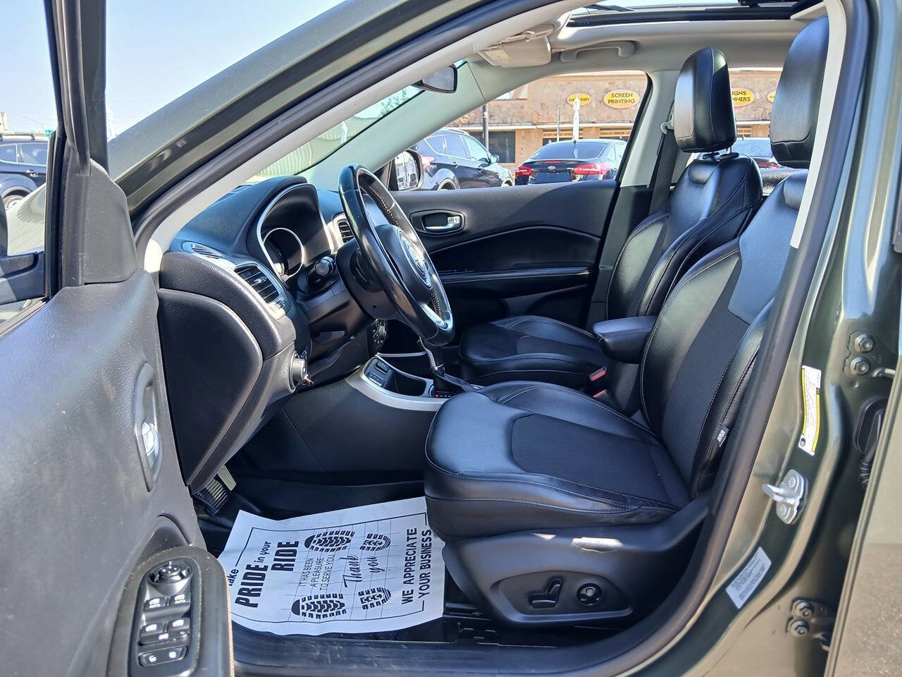 Used 2017 Jeep Compass Latitude w/ Popular Equipment Group FWD image 5