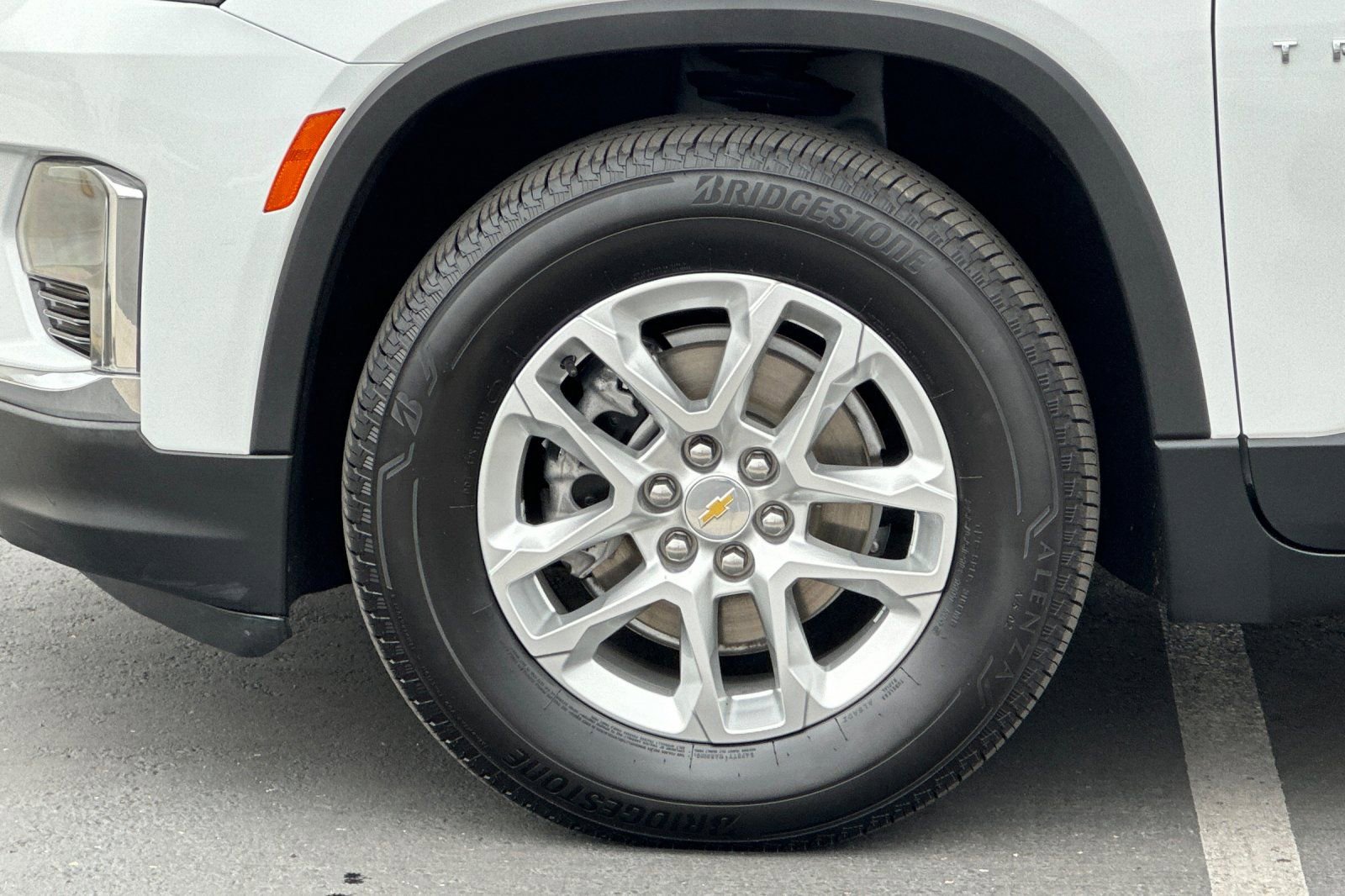 Used 2022 Chevrolet Traverse LS FWD image 26