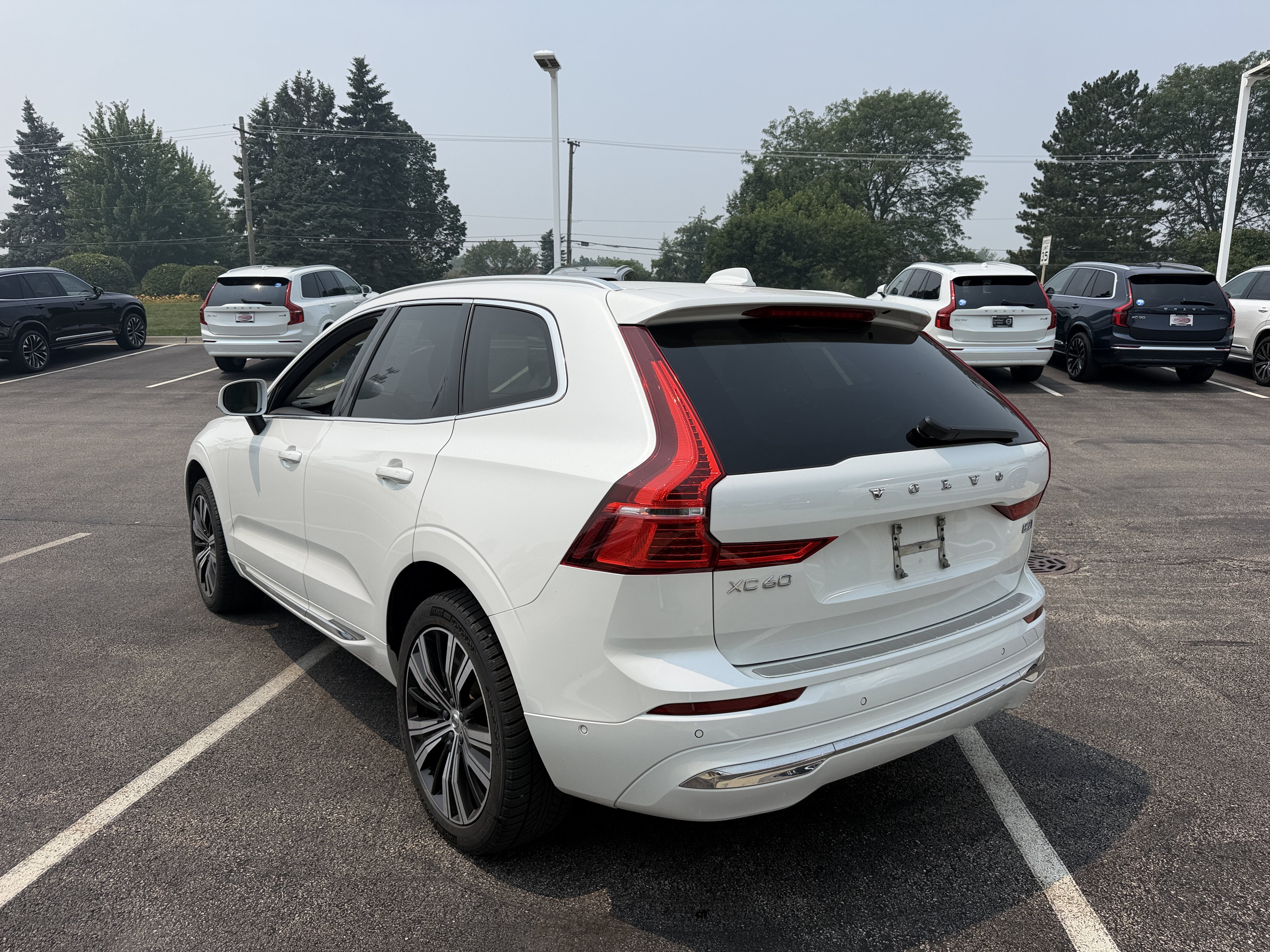 Used 2023 Volvo XC60 B5 Plus w/ Climate Package AWD/4WD image 5