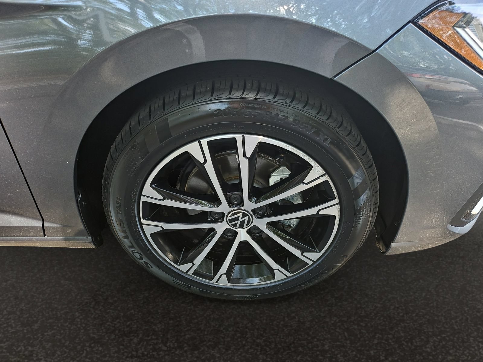 Used 2025 Volkswagen Jetta Sport FWD image 39