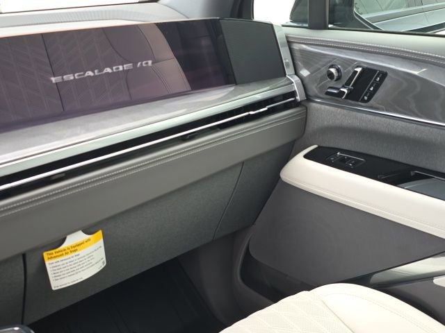 New 2026 Cadillac Escalade IQ Sport 1 w/ LPO, ONYX Package AWD/4WD image 21