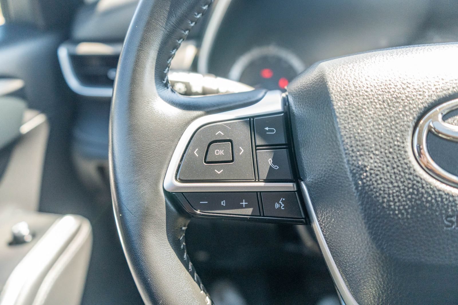 Certified 2025 Toyota Highlander XLE FWD image 31