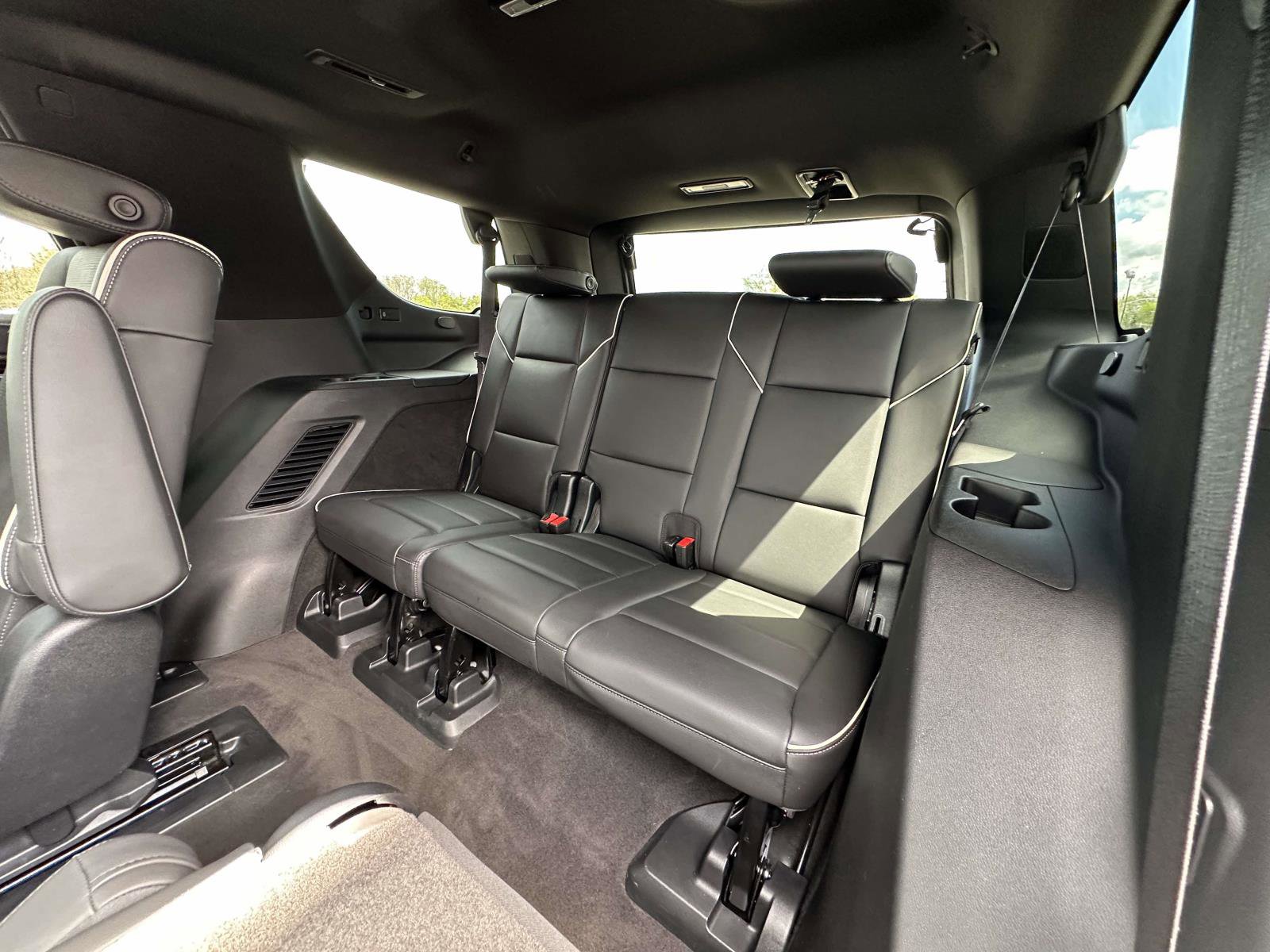 Certified 2023 Cadillac Escalade Premium Luxury w/ Performance Package image 11