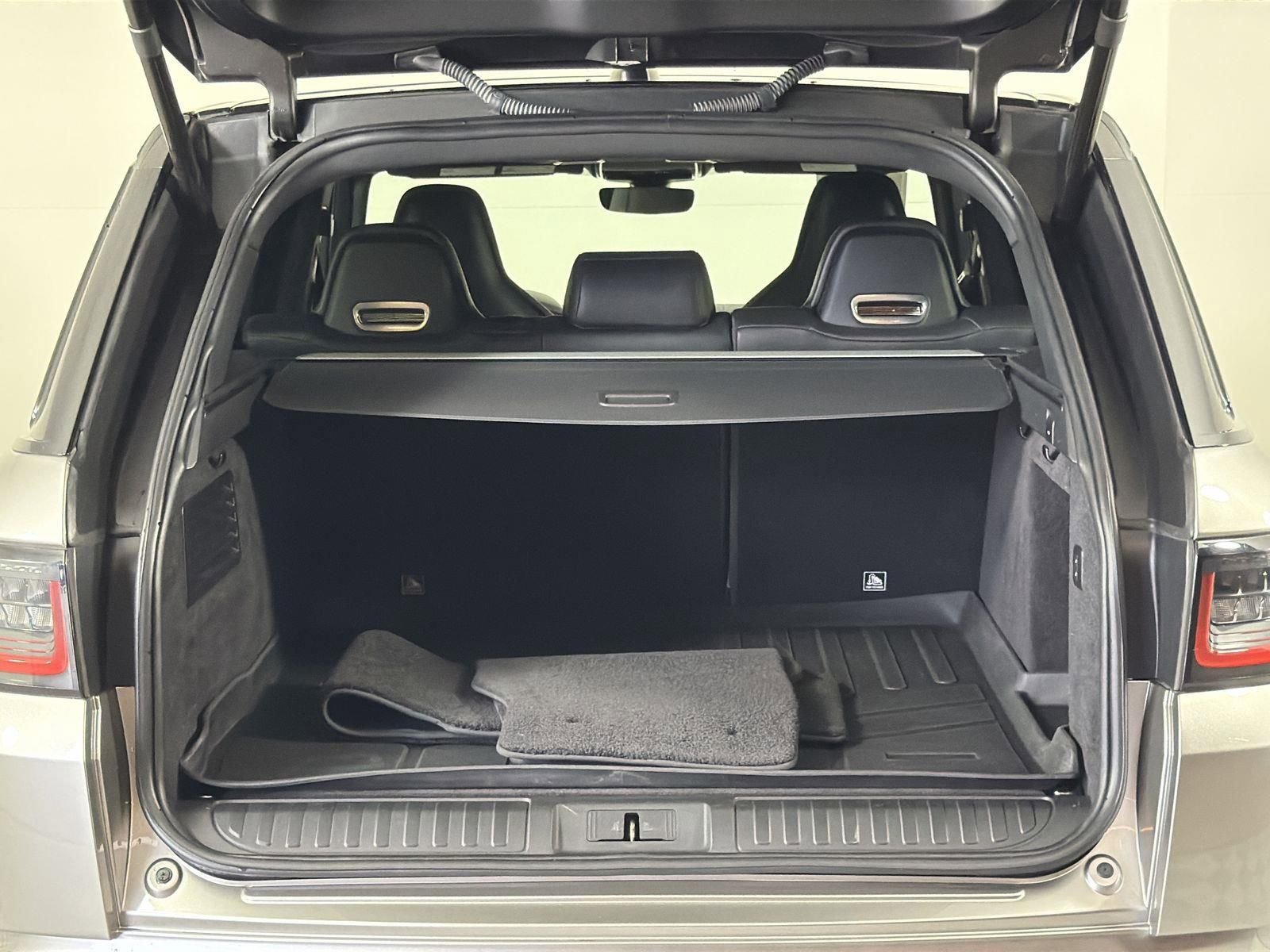 Used 2020 Land Rover Range Rover Sport SVR image 28