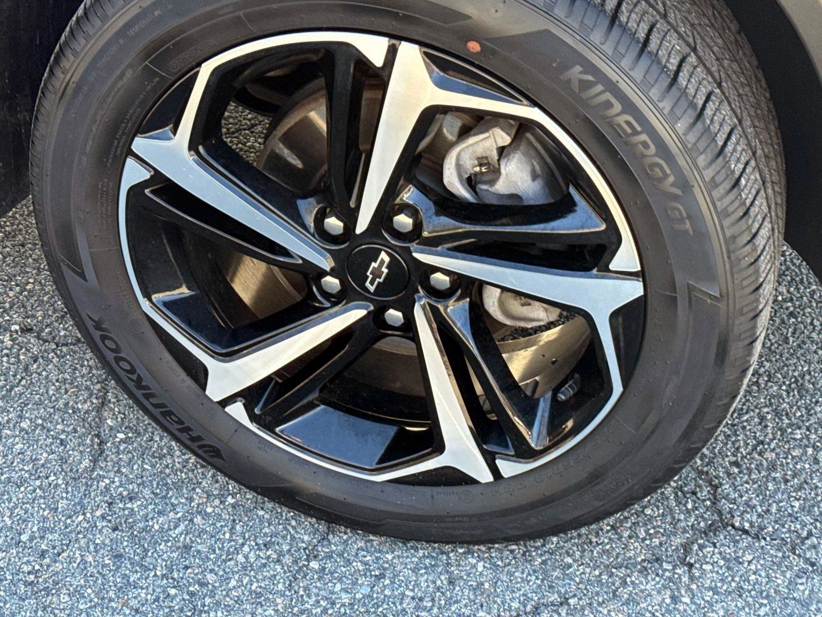 Certified 2023 Chevrolet TrailBlazer RS w/ Sun and Liftgate Package image 5