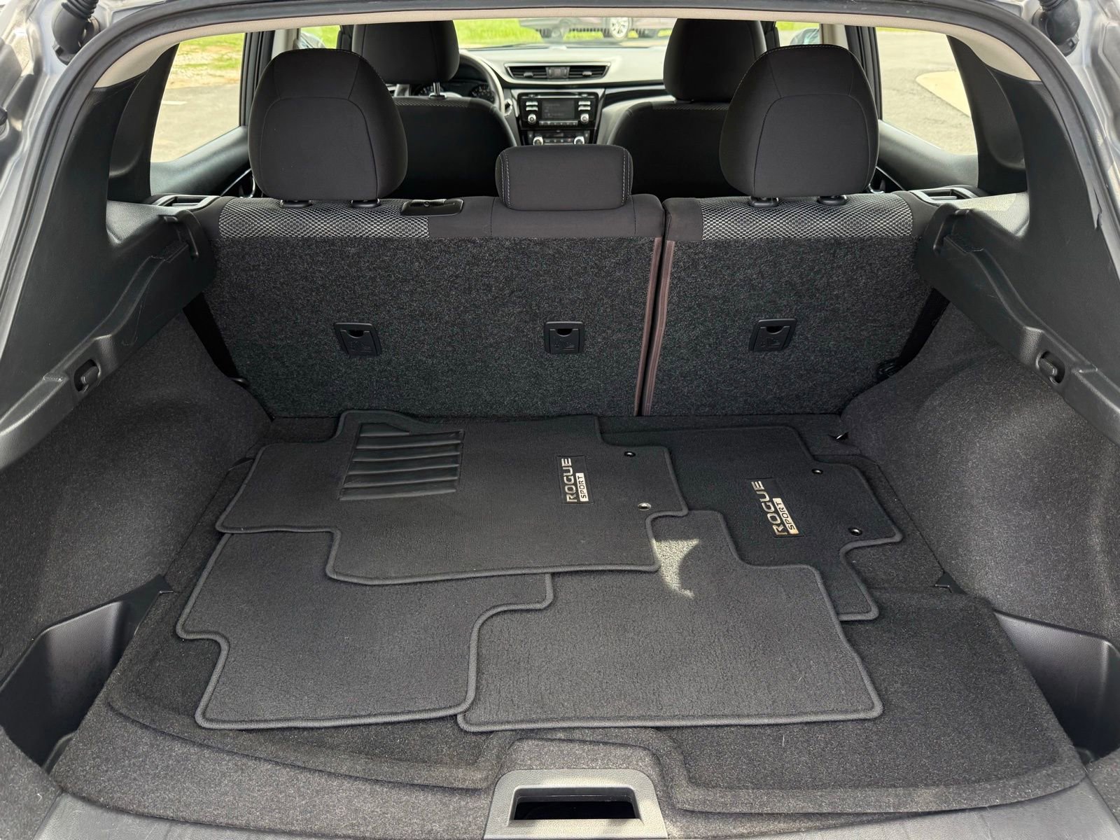 Used 2018 Nissan Rogue Sport SV image 36