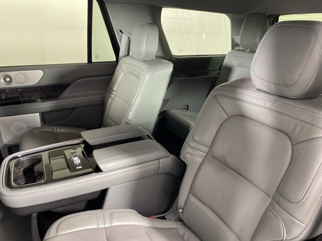 Used 2021 Lincoln Navigator Reserve w/ Luxury Package AWD/4WD image 33