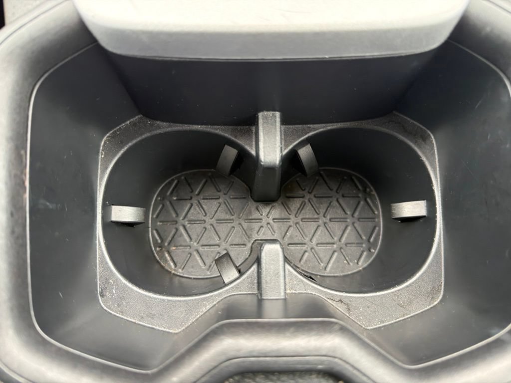 Used 2025 Toyota RAV4 XLE FWD image 25