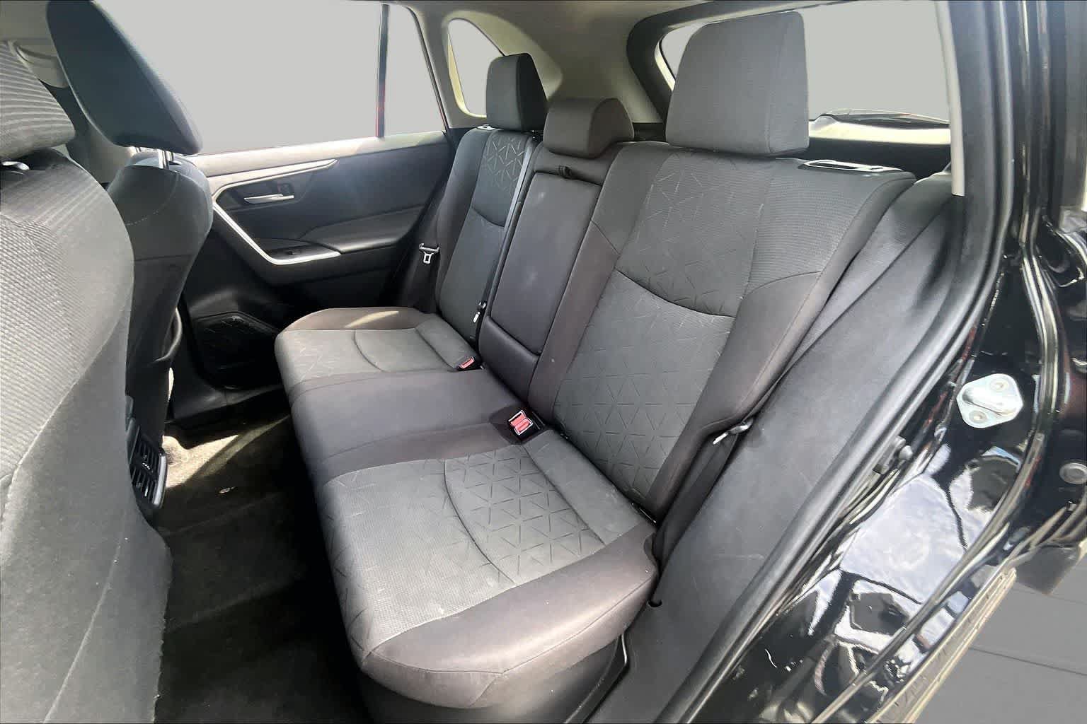 Used 2024 Toyota RAV4 XLE AWD/4WD image 19