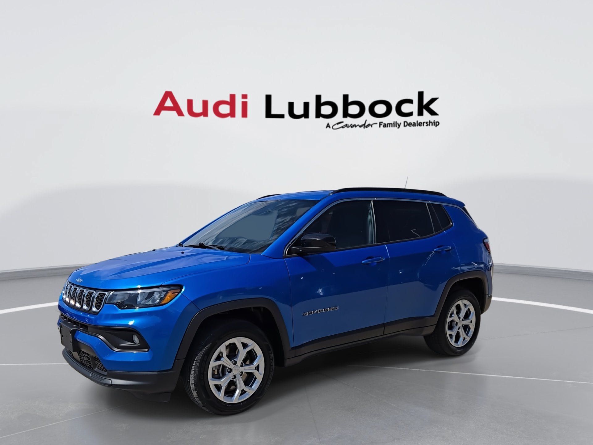Used 2024 Jeep Compass Latitude AWD/4WD image 4