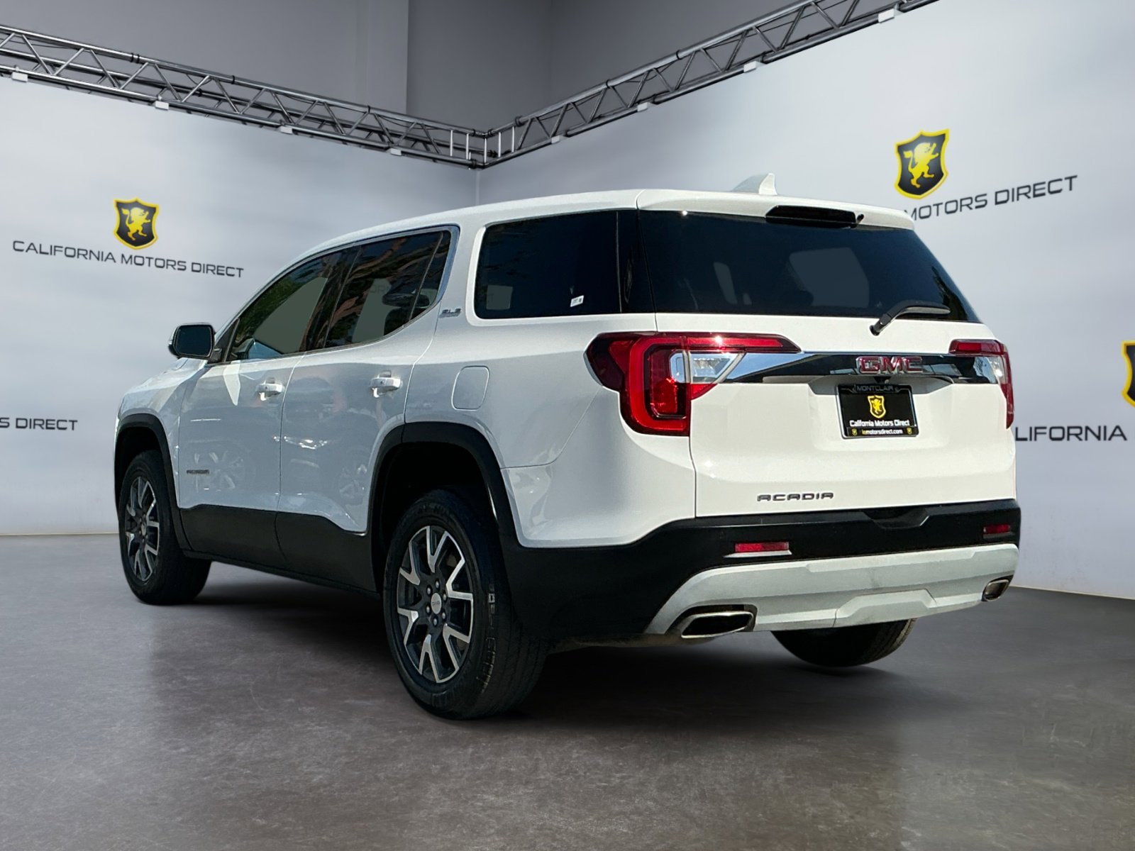 Used 2020 GMC Acadia SLE image 3