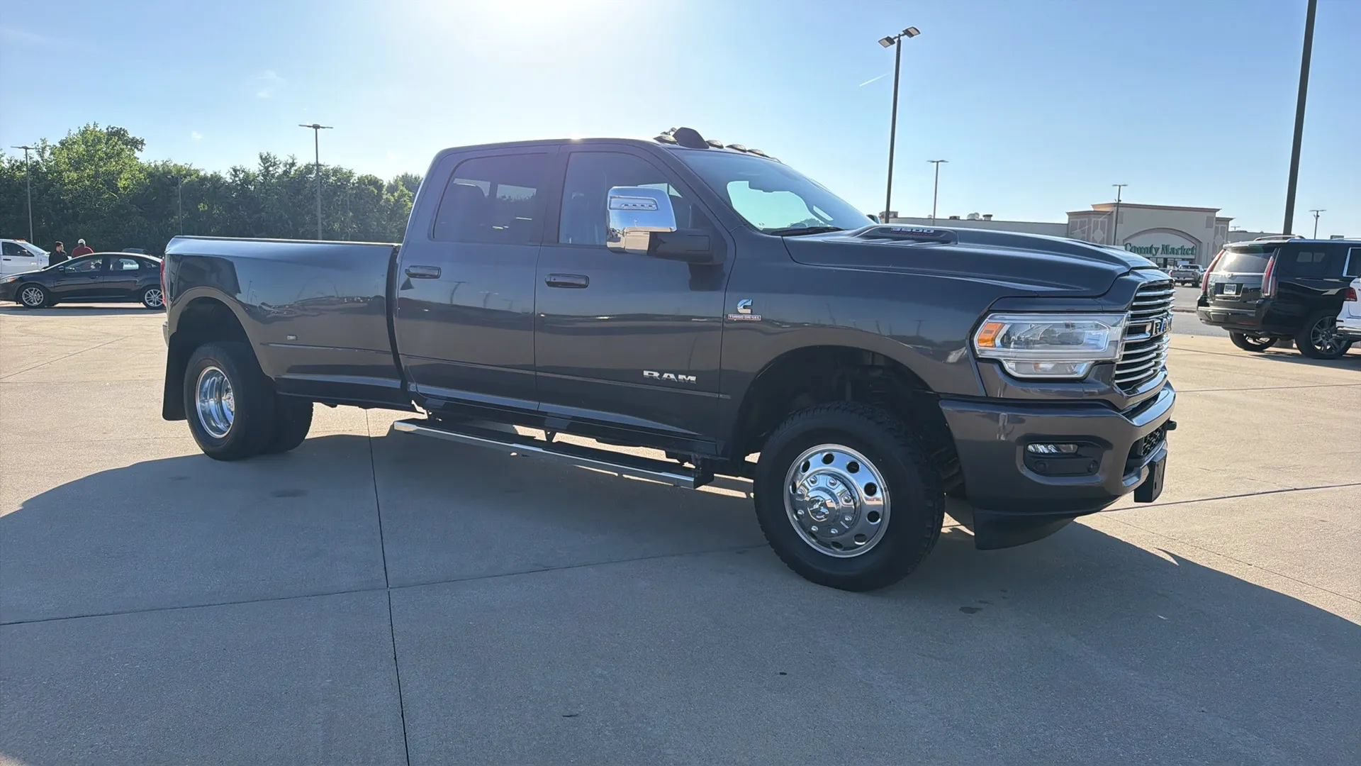 Used 2023 RAM 3500 Laramie AWD/4WD image 32