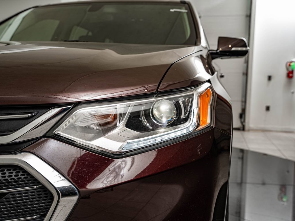 Used 2020 Chevrolet Traverse LT FWD image 13