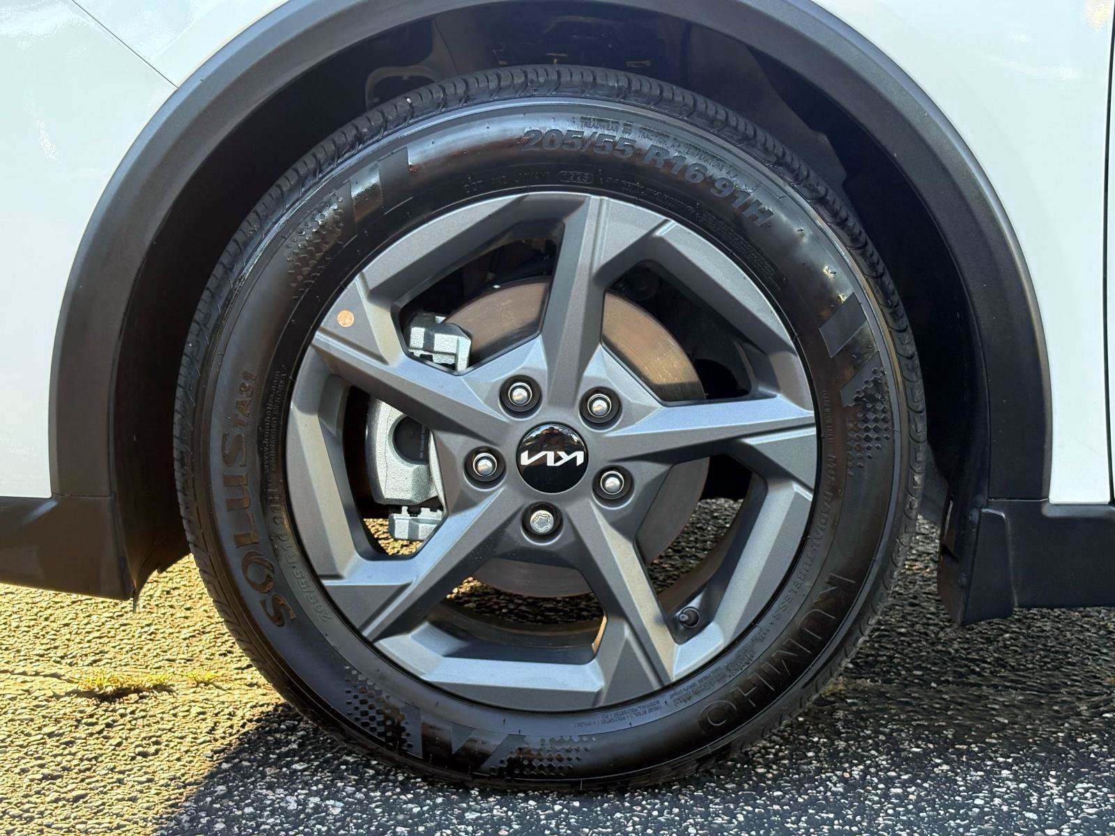 Certified 2025 Kia K4 FWD image 30