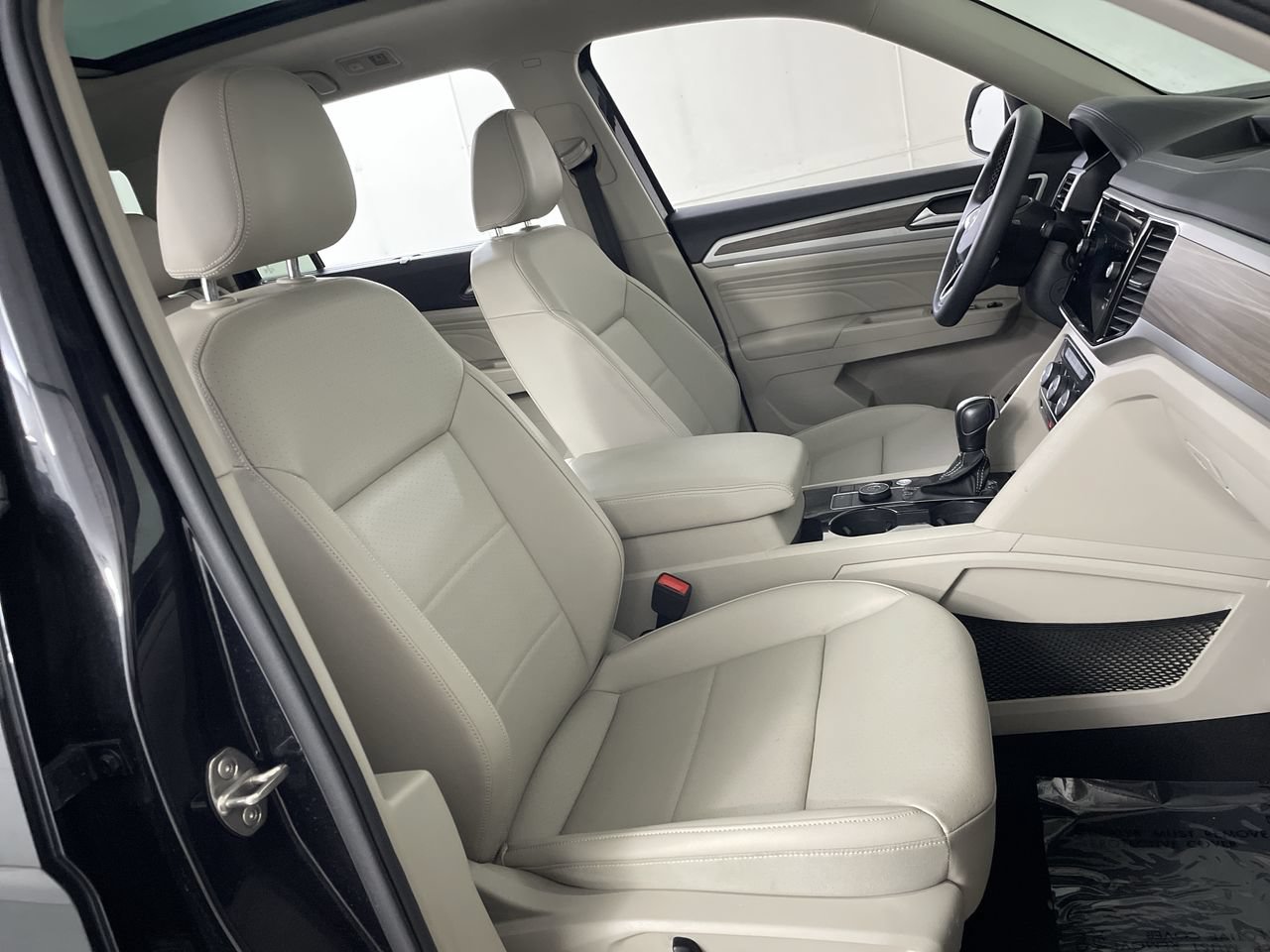 Used 2023 Volkswagen Atlas SEL AWD/4WD image 27