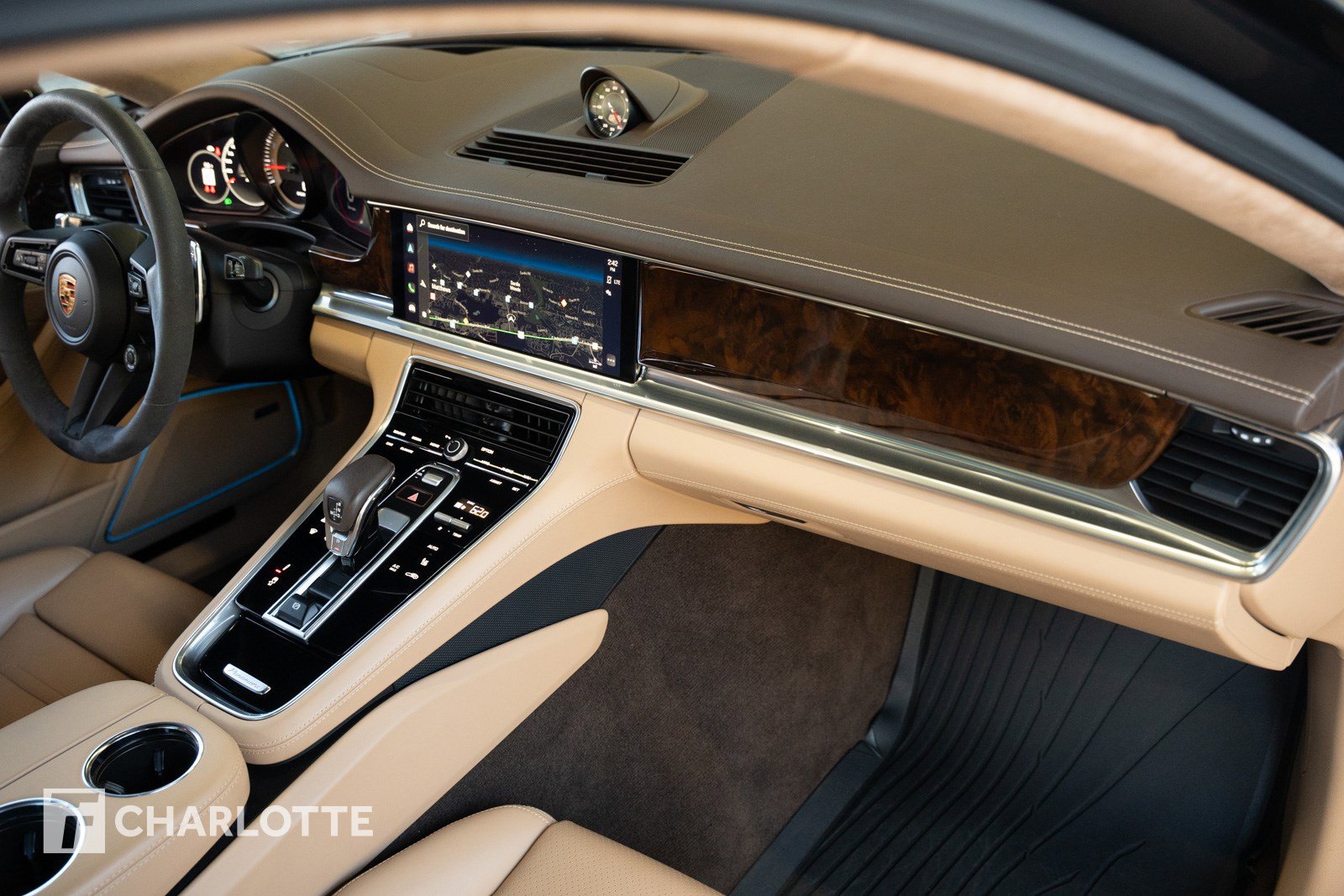 Used 2023 Porsche Panamera GTS image 30