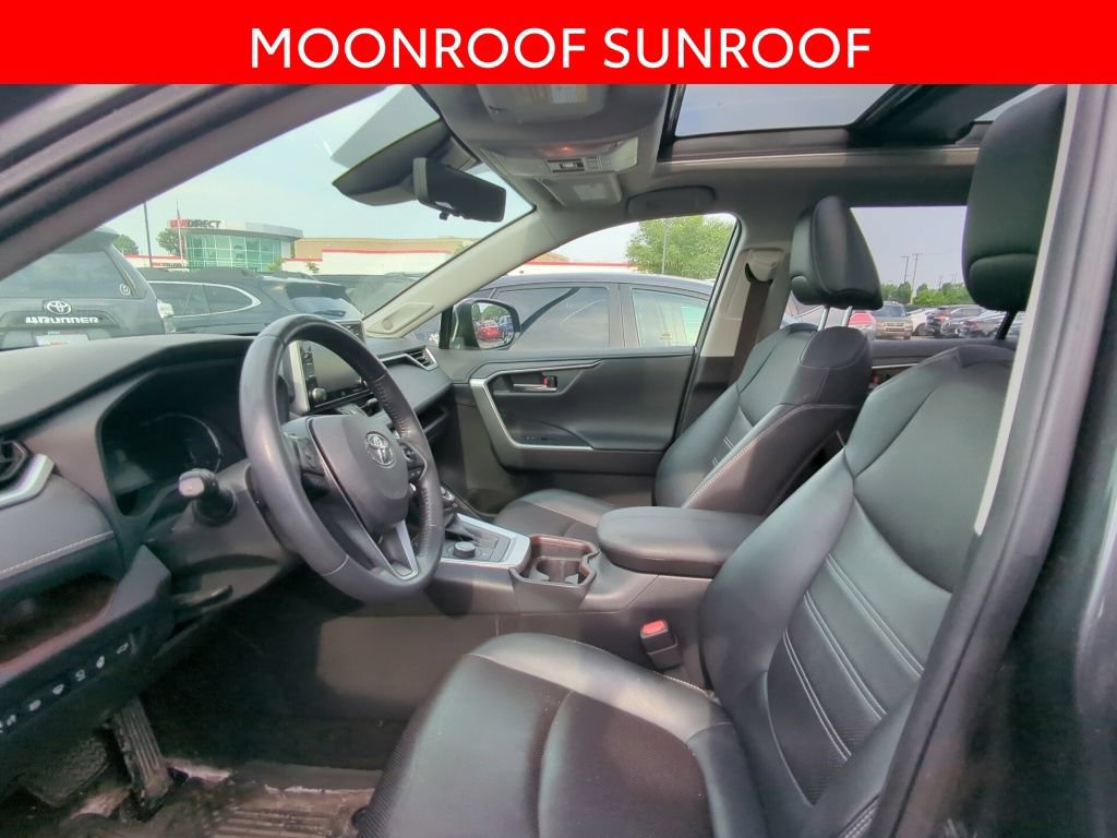 Used 2020 Toyota RAV4 Limited AWD/4WD image 6