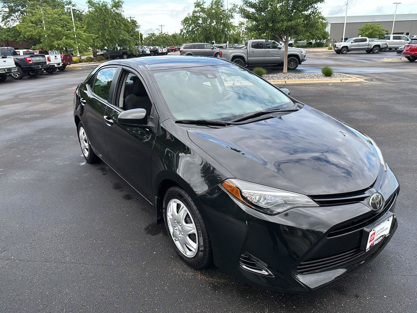 Used 2017 Toyota Corolla LE FWD image 7
