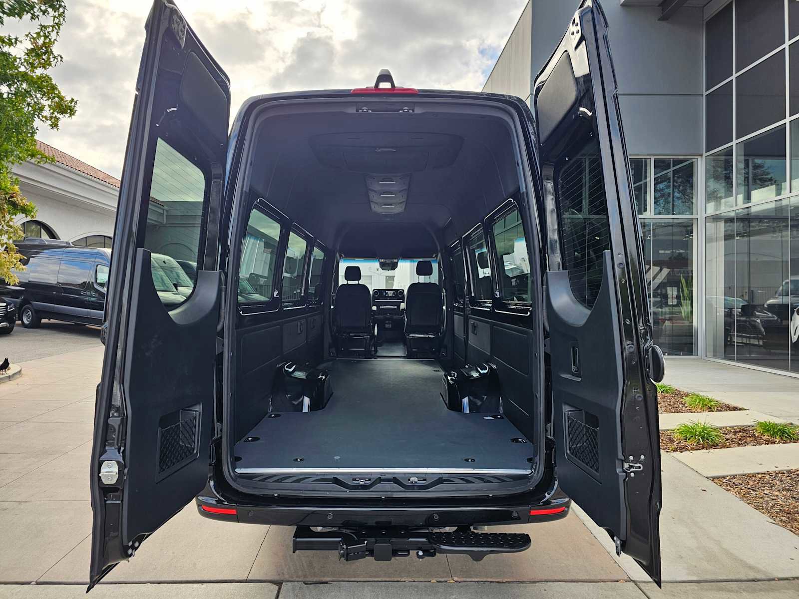 Used 2024 Mercedes-Benz Sprinter 4500 image 19