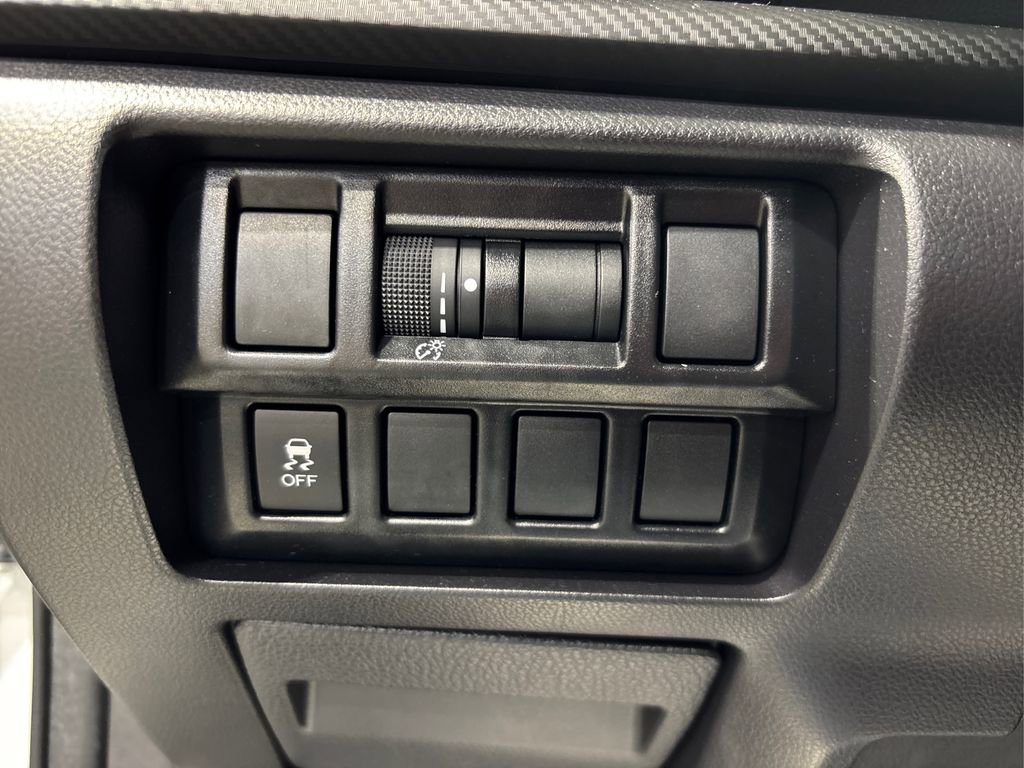 Used 2020 Subaru Impreza 2.0i AWD/4WD image 32