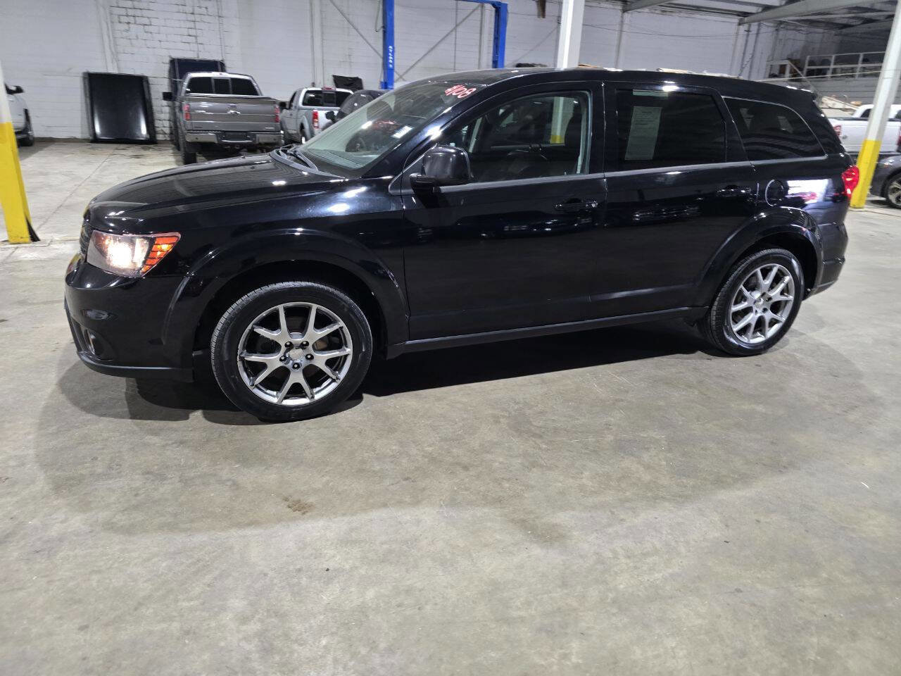 Used 2015 Dodge Journey R/T w/ Flexible Seating Group image 3
