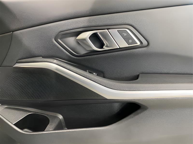 Used 2020 BMW 330i xDrive Sedan w/ Convenience Package image 13