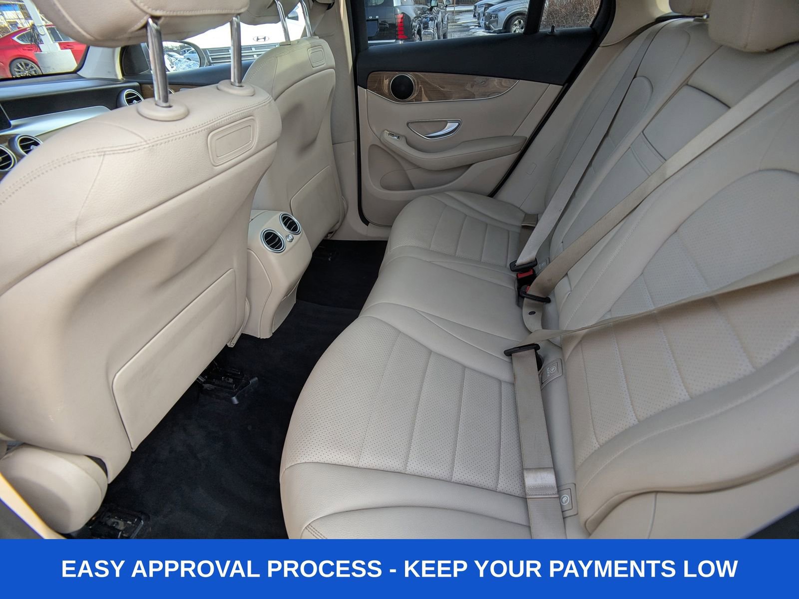 Used 2019 Mercedes-Benz GLC 300 4MATIC w/ Premium Package image 17