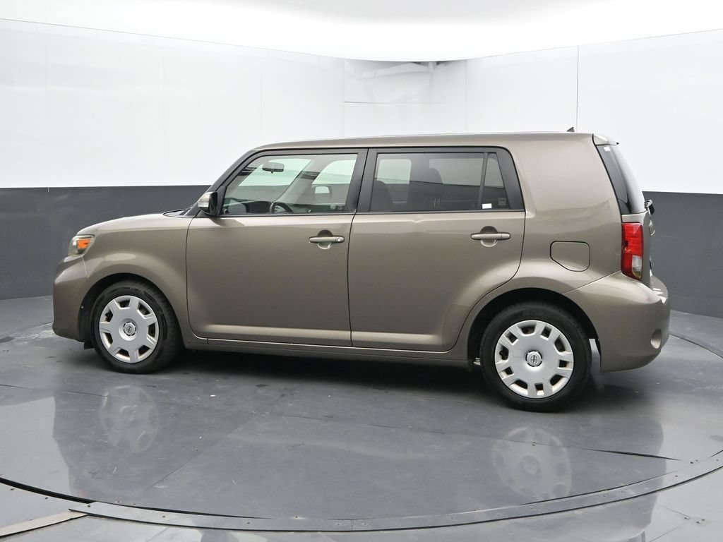 Used 2011 Scion xB FWD image 7