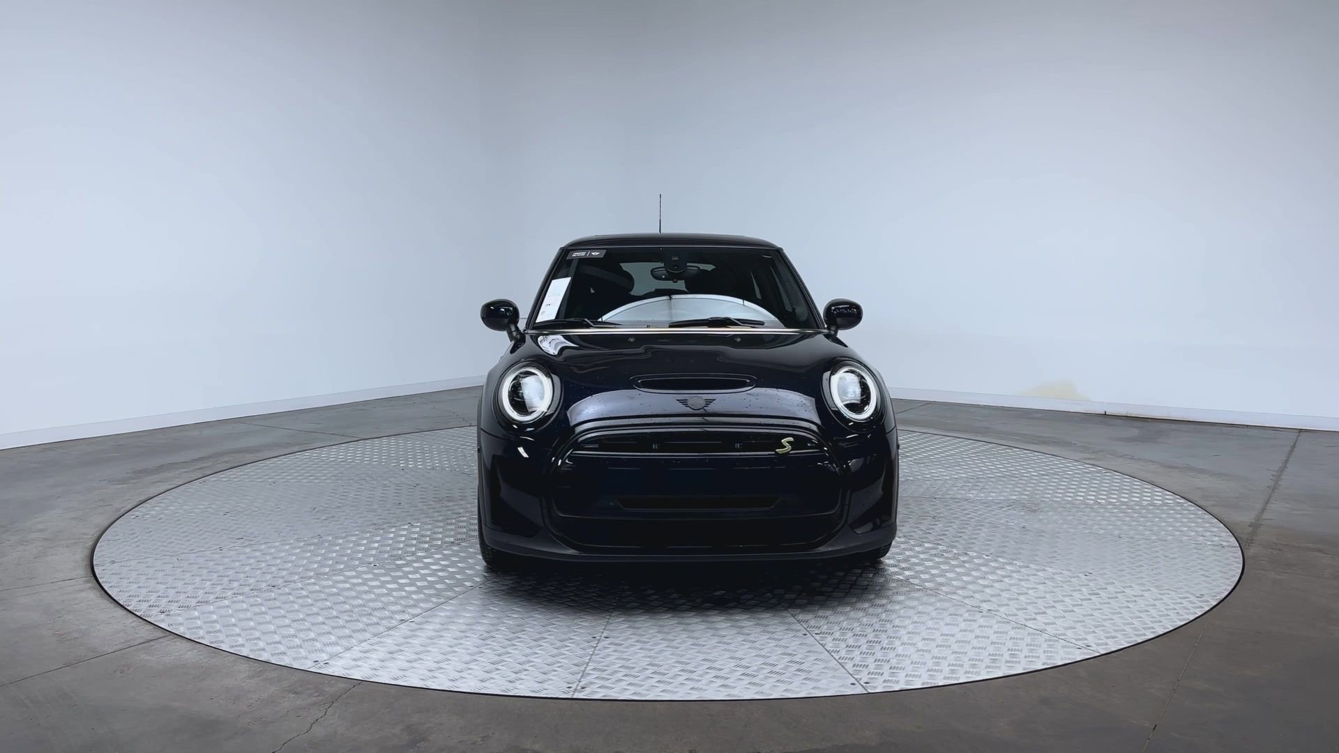 Certified 2024 MINI Cooper SE FWD image 3