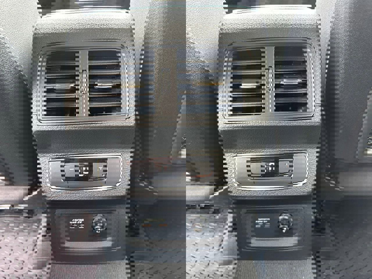 Used 2023 Audi Q5 2.0T Premium w/ Convenience Package image 16