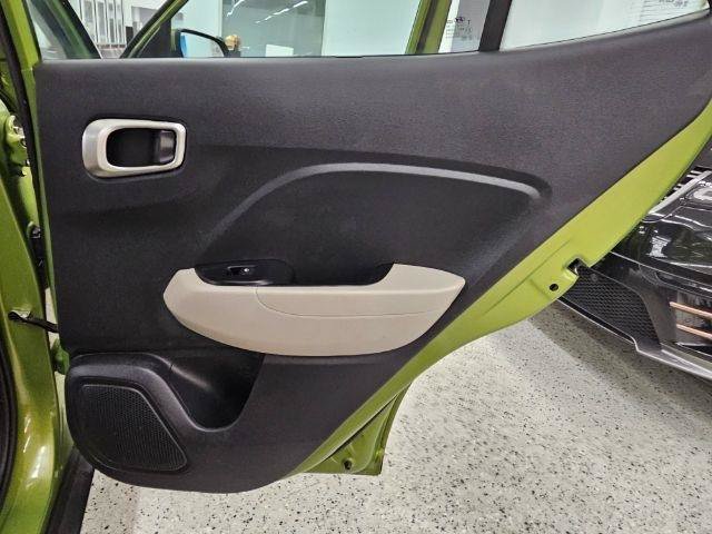 Used 2021 Hyundai Venue SEL FWD image 26