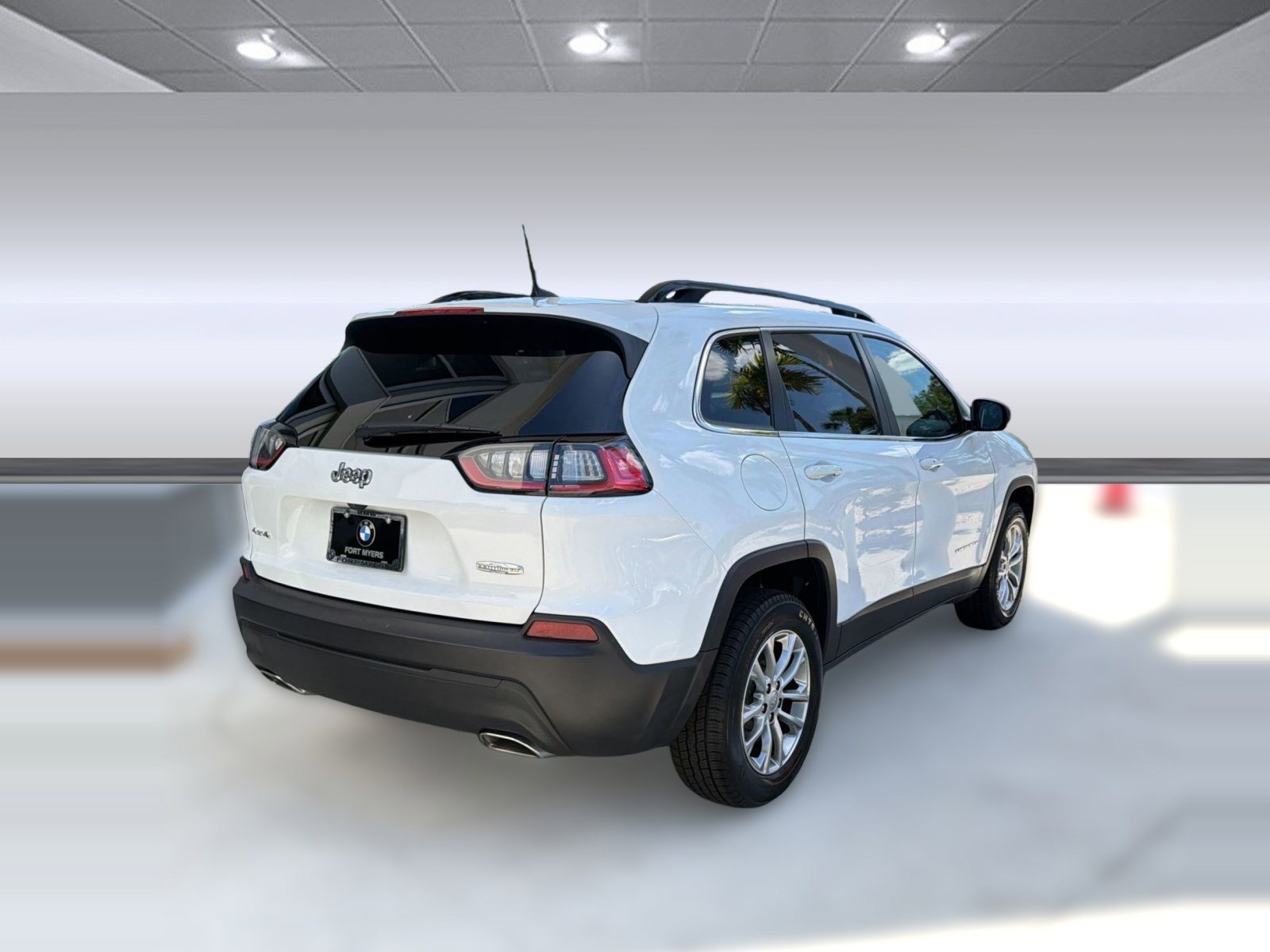 Used 2022 Jeep Cherokee Latitude Lux w/ Sun & Sound Group AWD/4WD image 9