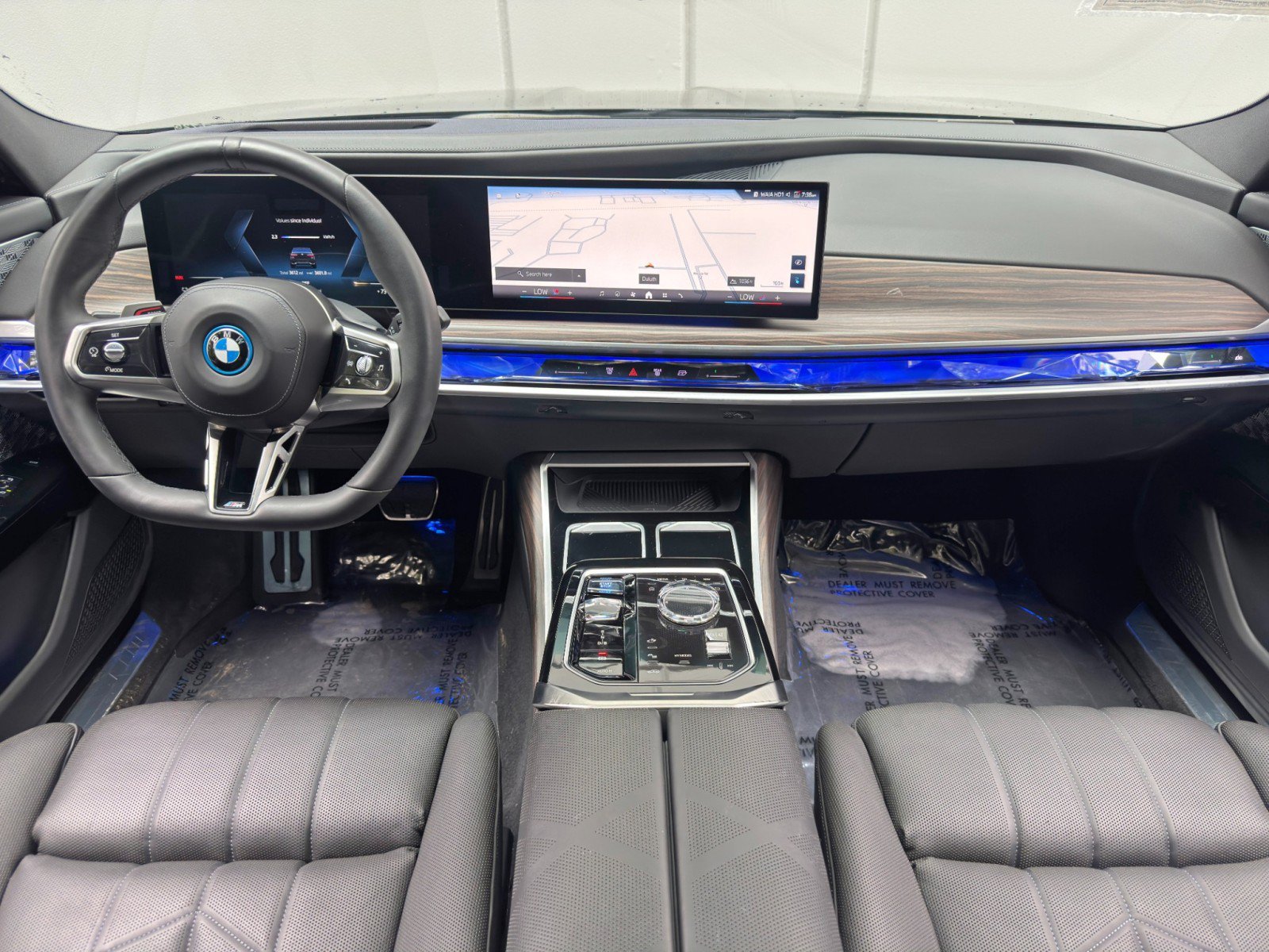 Used 2023 BMW i7 xDrive60 w/ Executive Package 2 AWD/4WD image 14