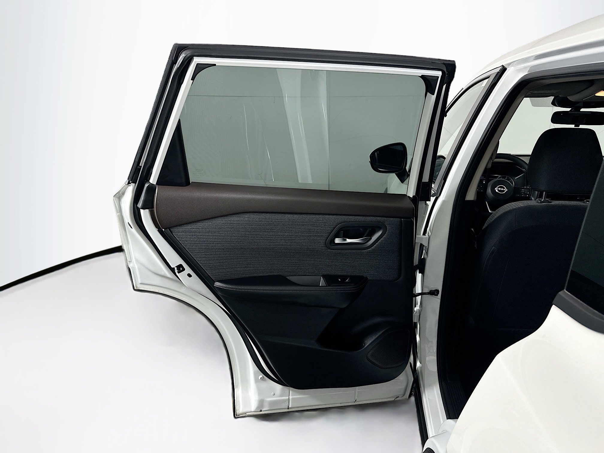 Used 2023 Nissan Rogue SV image 26